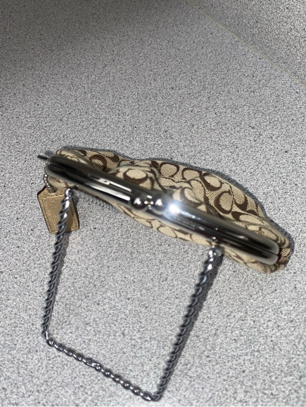 Coach Vintage Brown/Tan Kisslock Coin Purse Signature C Clasp Closure NWOT - Picture 4 of 13